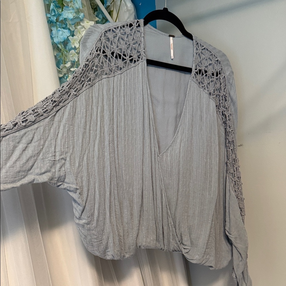 Free People light blue boho Crochet sleeve Blouse top long sleeves - Picture 4 of 4